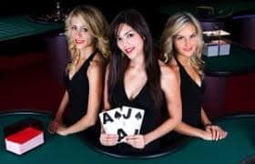 Ilustrasi pengguna mengumpulkan poin reward saat bermain sports dan casino digital